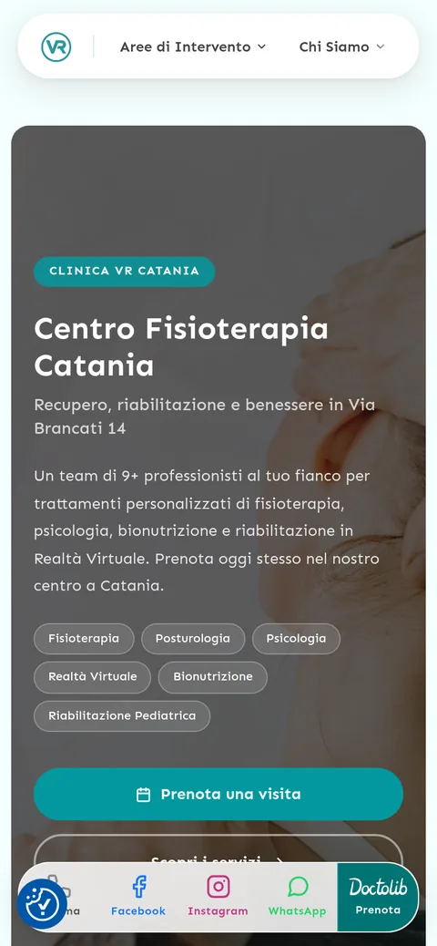 Mobile view of the Clinica VR Catania site, with pill header and app-style bottom bar
